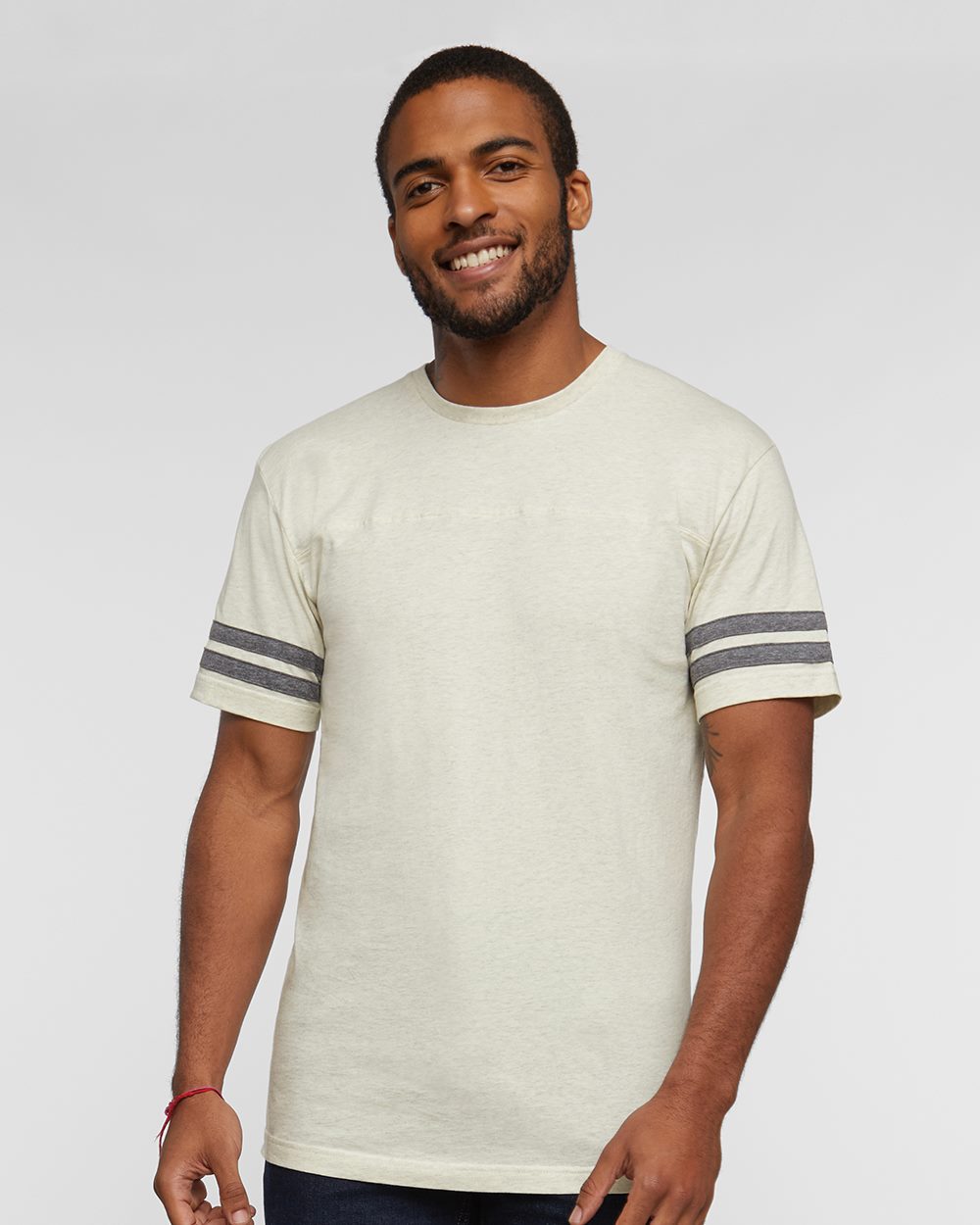 LAT 6937-US LAT 6937 - Men's Football Fine Jersey Tee pour impression personnalisée à Montréal